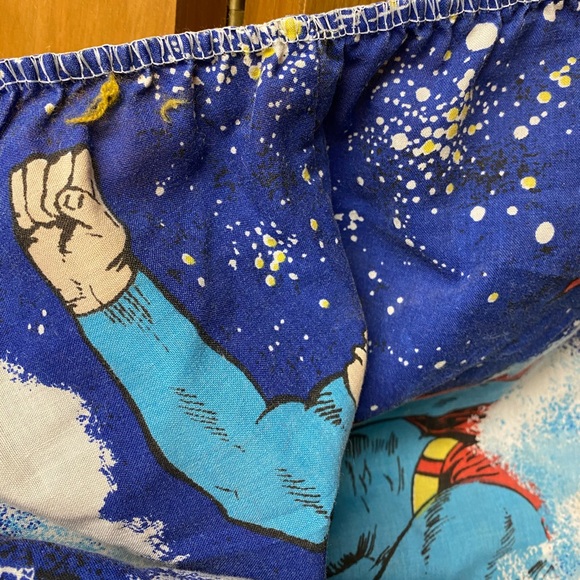 Superman bed sheet. - Picture 5 of 7